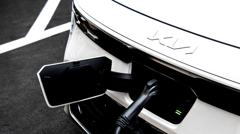 23730_2026_Niro_EV copy