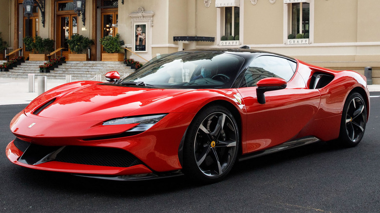 Ferrari-SF90-Spider-crash-Australia
