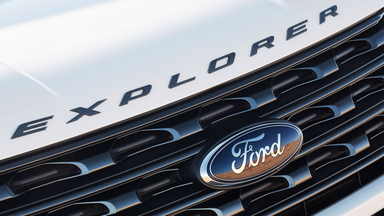 2017-Ford-Explorer