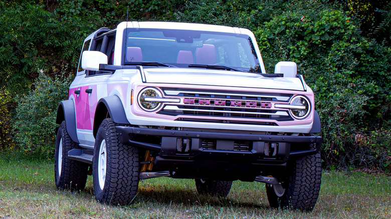 Custom_Garage_Ford_Bronco_Desert_RIsing_1 copy