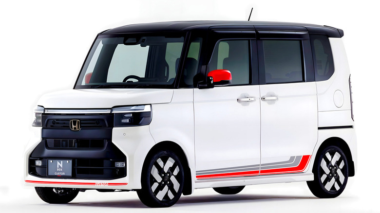 Honda-N-Box-Honda-Access-Sporty-Style-2