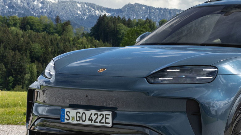 Porsche-Cayenne-EV