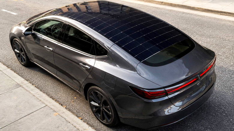Fuyao-solar-roof-EV2 copy