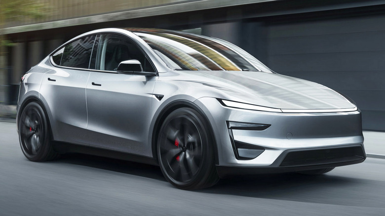 2026-Tesla-Model-Y-Performance-22-copyaaa