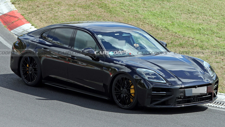 2028-Porsche-Panamera-Spied