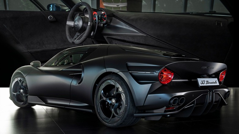 Alfa Romeo 33 Stradale Perla Nera (main)