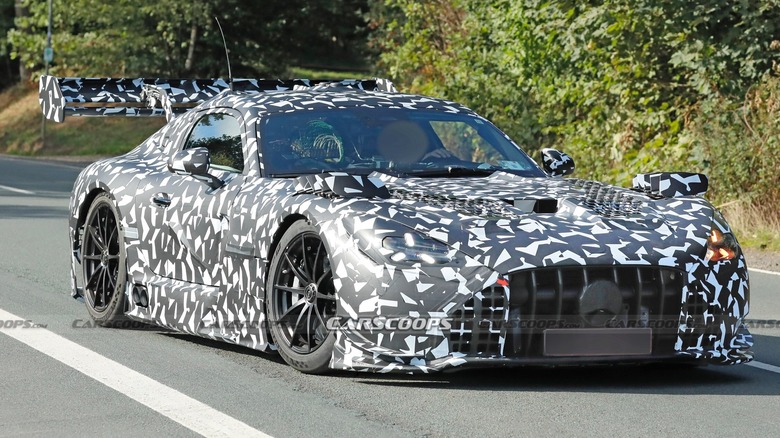 AMG Black scoop Sep2614111