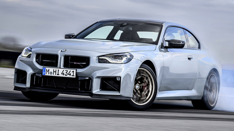 P90600856_highRes_the-new-bmw-m2-cs copy
