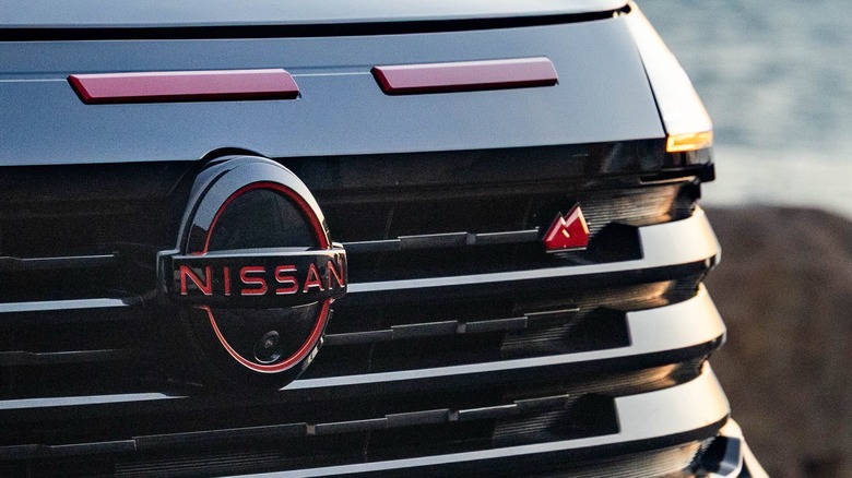 Nissan badge Sep28261