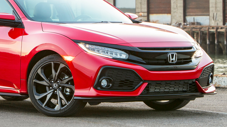 Honda-Civic-seat-belt-lawsuit