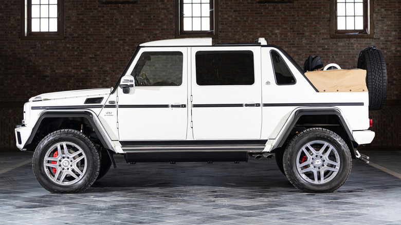 2018-Mercedes-Maybach-G-650-Landaulet_1472693aaa