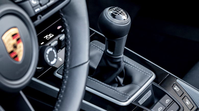 Porsche-dual-clutch-manual-patent-f