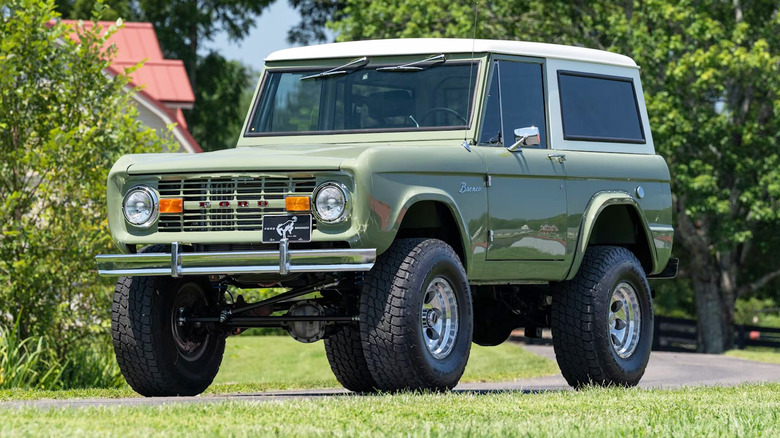 1969-Ford-Bronco-Restomod-Mecum-auctions---17_result22aaa