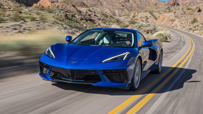 Chevrolet-Corvette_C8_Stingray-2020-HD-640ffb2d1c74b7b57d6629dcec5481fef5b960f7e