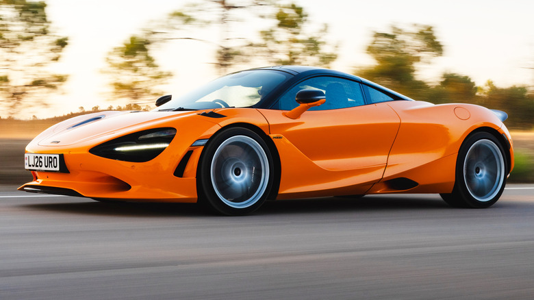 McLaren-750S-axed---1a