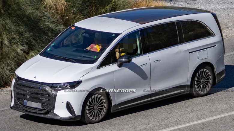 Mercedes VLE hybrid scoop Oct6261