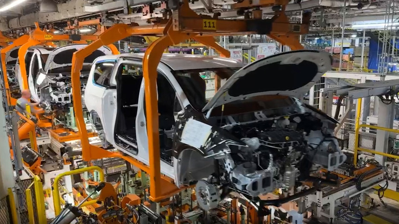 Chrysler-Pacifica-Productio