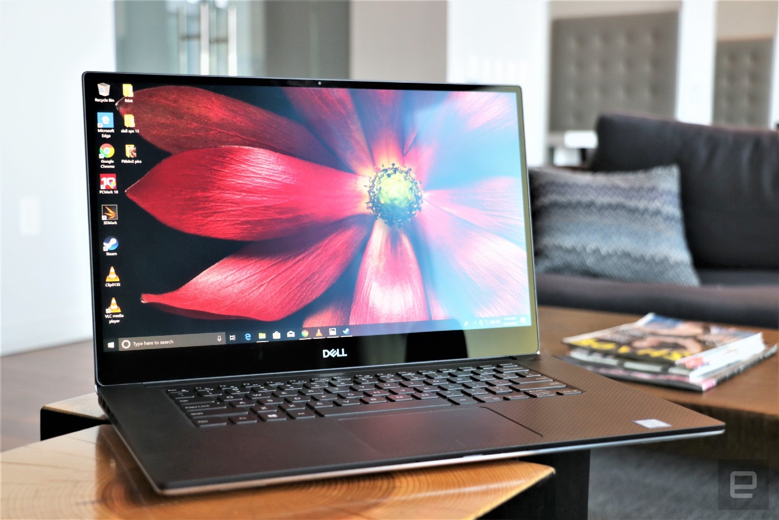 DELL (2019) ノートパソコン Dell XPS 15 2019 | TechRadar