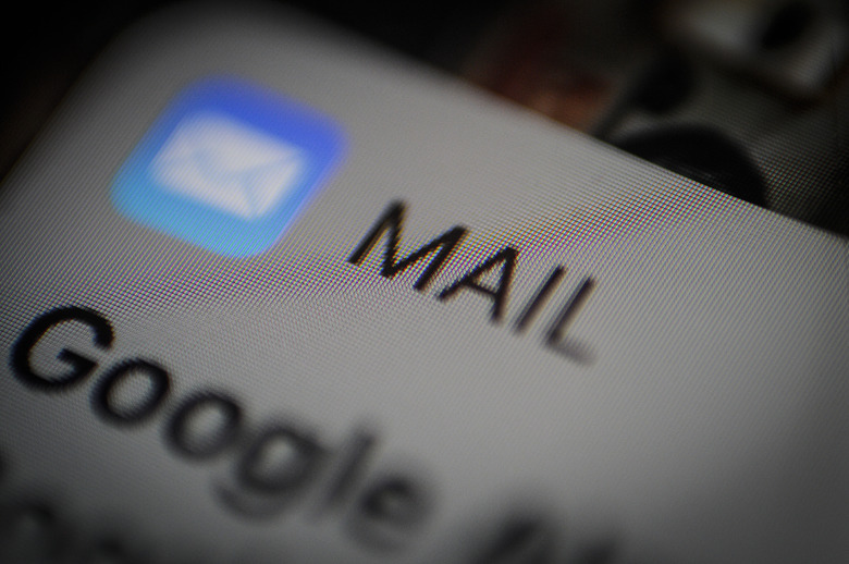 An email message notification is seen on an iPhone lock screen on November 2, 2017. (Photo by Jaap Arriens/NurPhoto via Getty Images)