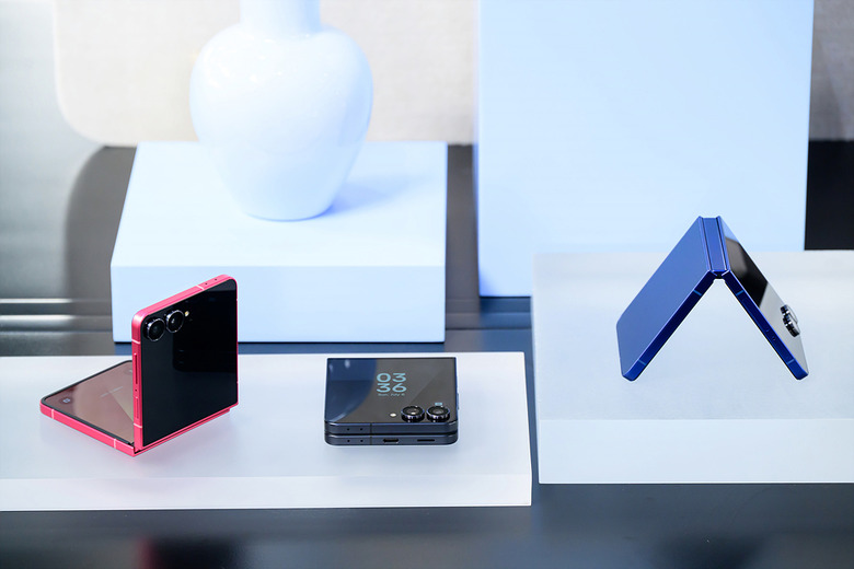 Three Samsung Galaxy Z Flip 7 devices