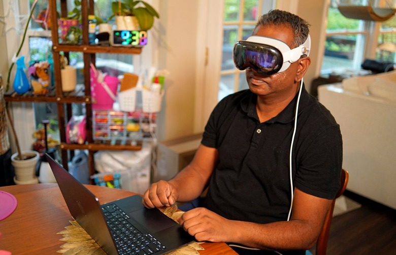 Using the Apple Vision Pro with a MacBook Air