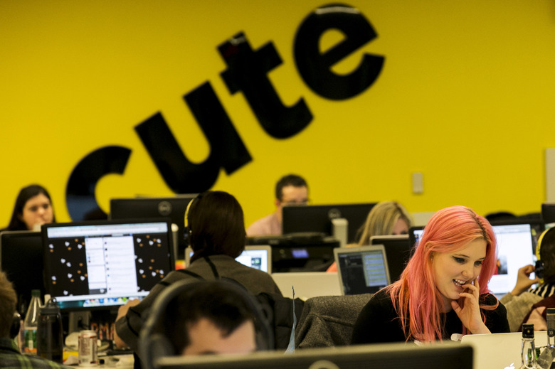 Buzzfeed employees work at the company's headquarters in New York January 9, 2014. BuzzFeed has come a long way from cat lists. This month one of its journalists was on the ground in Kiev reporting on the crisis in Ukraine, and last December it published an in-depth article on a Chinese dissident living in Harlem, New York. The kittens haven't disappeared, but these days there is serious journalism as well. Founded in 2006, BuzzFeed is now among the top 10 most-visited news and information sites in the United States. Headquartered in New York, BuzzFeed now has more than 150 journalists, an investigative reporting unit, bureaus in Australia and the United Kingdom, and foreign correspondents in far-flung places like Nairobi and the Middle East. Its expansion comes amid a wave of investor interest in new media companies that are trying to capitalize on a decade-long wave of job cuts at newspapers, and new technology that has upended how news and advertising are produced and distributed. To match Feature USA-MEDIA/BUZZFEED  Picture taken January 9, 2014.  REUTERS/Brendan McDermid (UNITED STATES - Tags: MEDIA BUSINESS SCIENCE TECHNOLOGY)