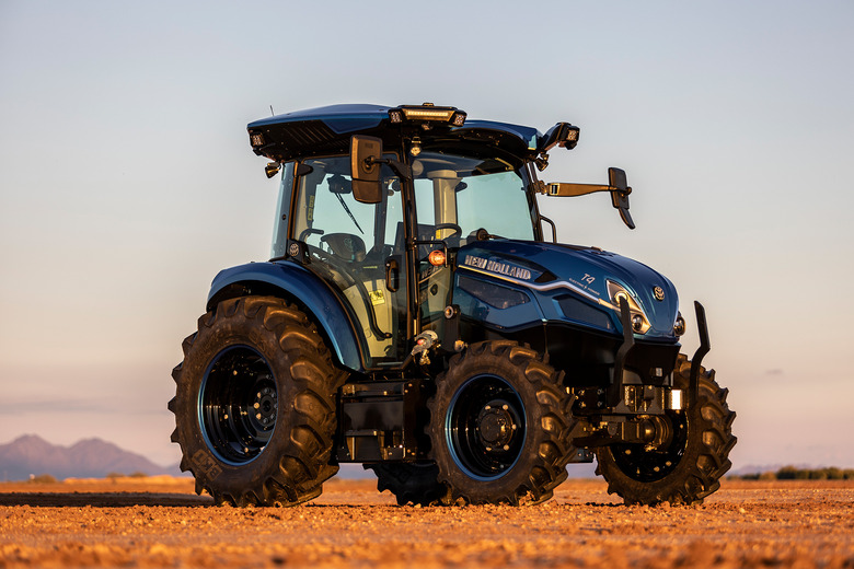 CNH Industrial New Holland T4 Electric Power tractor