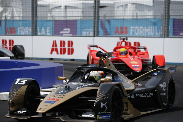 NEW YORK, NEW YORK - JULY 17: First place winner Antonio Felix da Costa of DS Techeetah holds the lead during the 2022 New York City ePrix on July 17, 2022 in New York City. (Photo by John Lamparski/Getty Images)