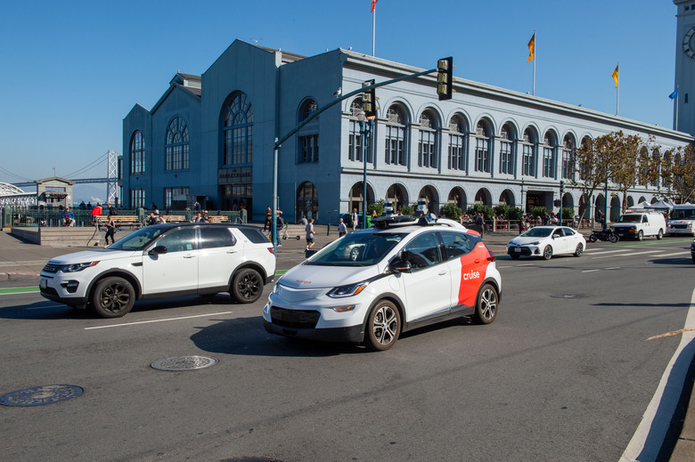 05 November 2019, US, San Francisco: A robot car of the General Motors subsidiary Cruise is on a test drive. Photo: Andrej Sokolow/dpa (Photo by Andrej Sokolow/picture alliance via Getty Images)