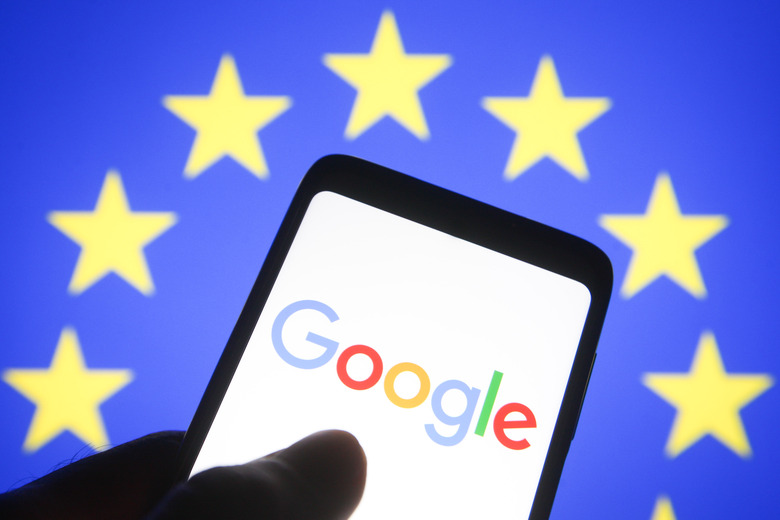 UKRAINE - 2021/06/23: In this photo illustration a Google logo is seen on a smartphone screen with the EU (European Union) flag in the background. (Photo Illustration by Pavlo Gonchar/SOPA Images/LightRocket via Getty Images)