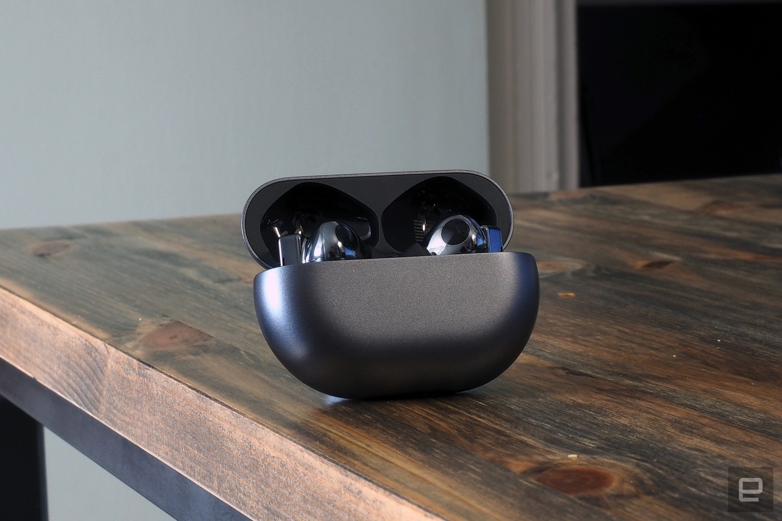HUAWEI FreeBuds Pro ブラック Huawei's FreeBuds Pro offer improved noise cancellation