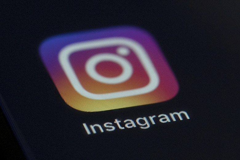 ARCHIVO - En imagen de archivo del viernes 23 de agosto de 2019, el ícono de la app de Instagram en la pantalla de un dispositivo móvil en Nueva York. (AP Foto/Jenny Kane, archivo)