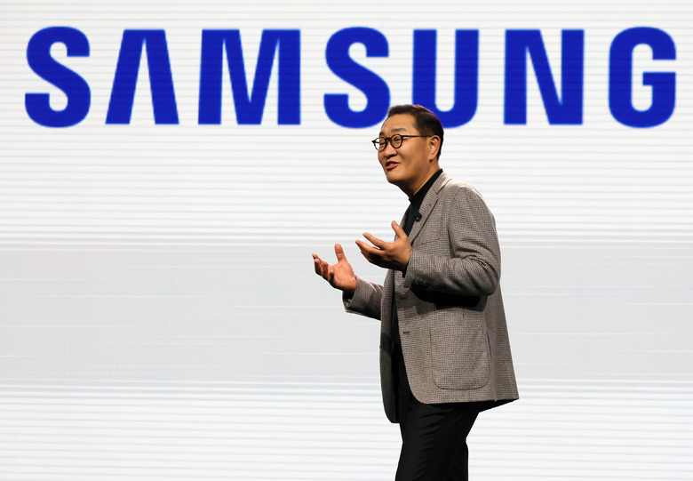 LAS VEGAS, NEVADA - JANUARY 04:  Samsung Electronics Inc. Vice Chairman and CEO Jong-Hee Han delivers a keynote address at CES 2022 at The Venetian Las Vegas on January 4, 2022 in Las Vegas, Nevada. CES, the world's largest annual consumer technology trade show, is being held in person from January 5-7, with some companies deciding to participate virtually only or canceling their attendance due to concerns over the major surge in COVID-19 cases.  (Photo by Ethan Miller/Getty Images)