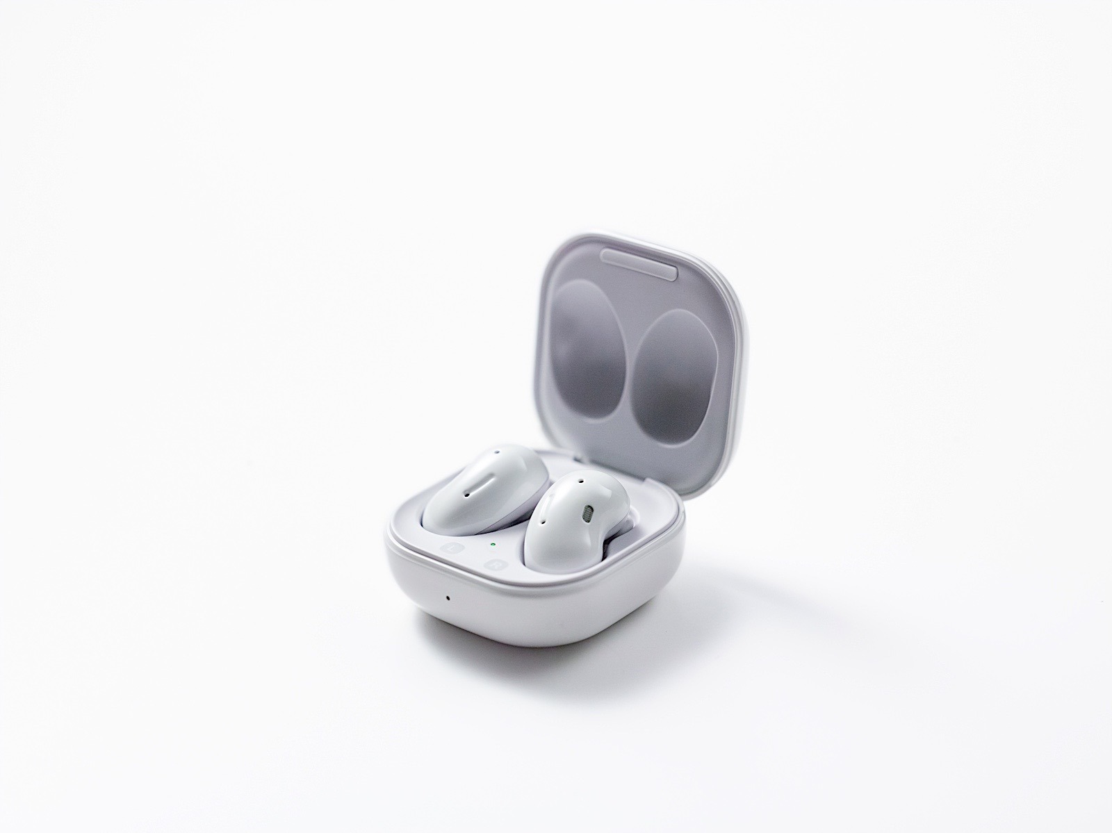 Samsung's Galaxy Buds Live offer 'open' ANC and hands-free access