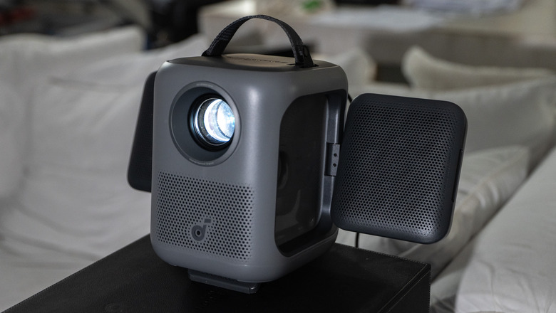 Soundcore Nebula P1i projector review: Colorful image and loud sound for very little money