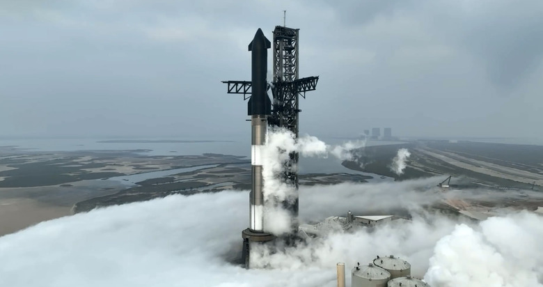 Starship stacked atop Super Heavy at Starbase