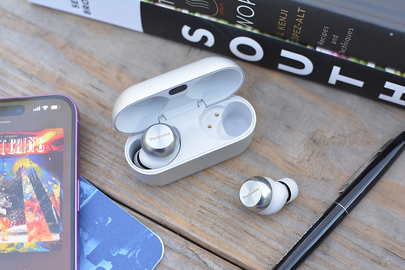 Technics AZ100 review: Supreme sound quality and a unique
