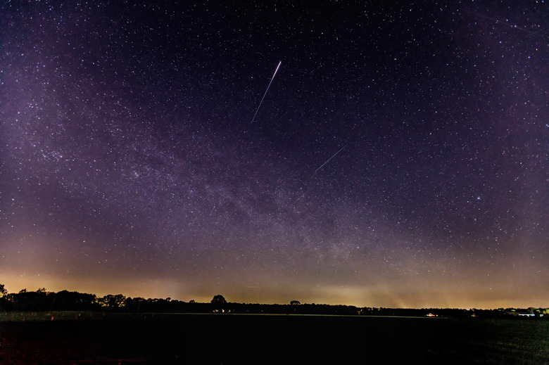 SCHERMBECK, GERMANY - APRIL 22: (BILD ZEITUNG OUT) A meteor of the lyrids in the sky  is seen on April 22, 2020 in Schermbeck, Germany. (Photo by Mario Hommes/DeFodi Images via Getty Images)