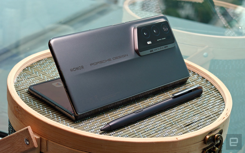 The Magic V2 RSR with its stylus.