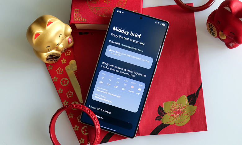 Samsung's Now Brief feature uses AI to create a personalized feed with content including the weather, traffic, calendar events and more. 